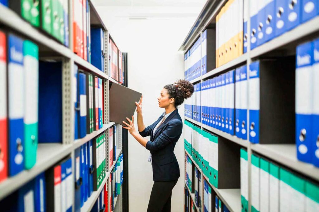 Arquivo físico: 3 custos que você tem ao mantê-lo na sua empresa!