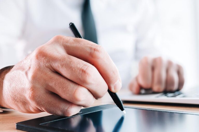 Como fazer assinatura eletrônica: guia completo