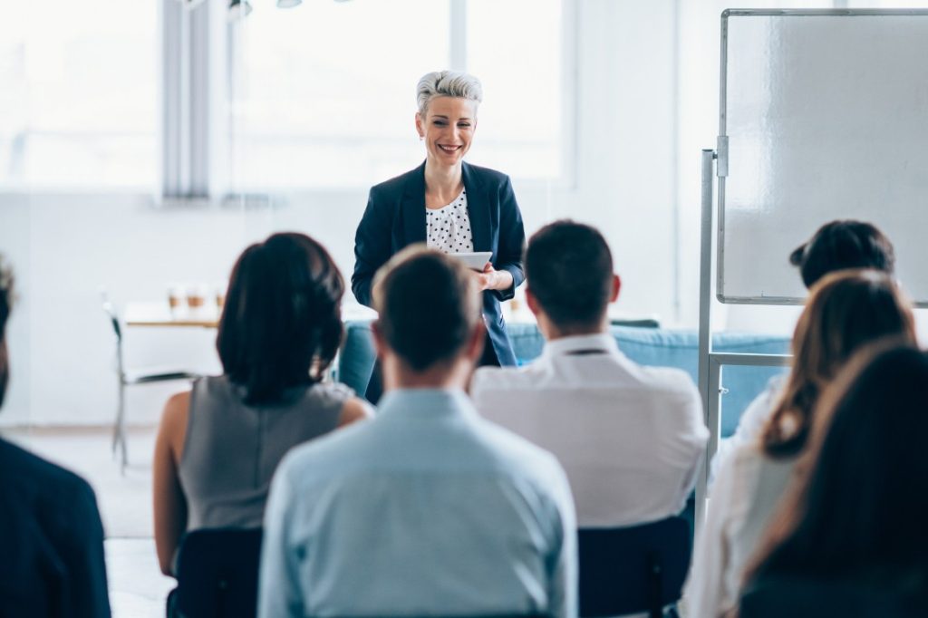 Como aplicar treinamentos sobre organização na empresa?